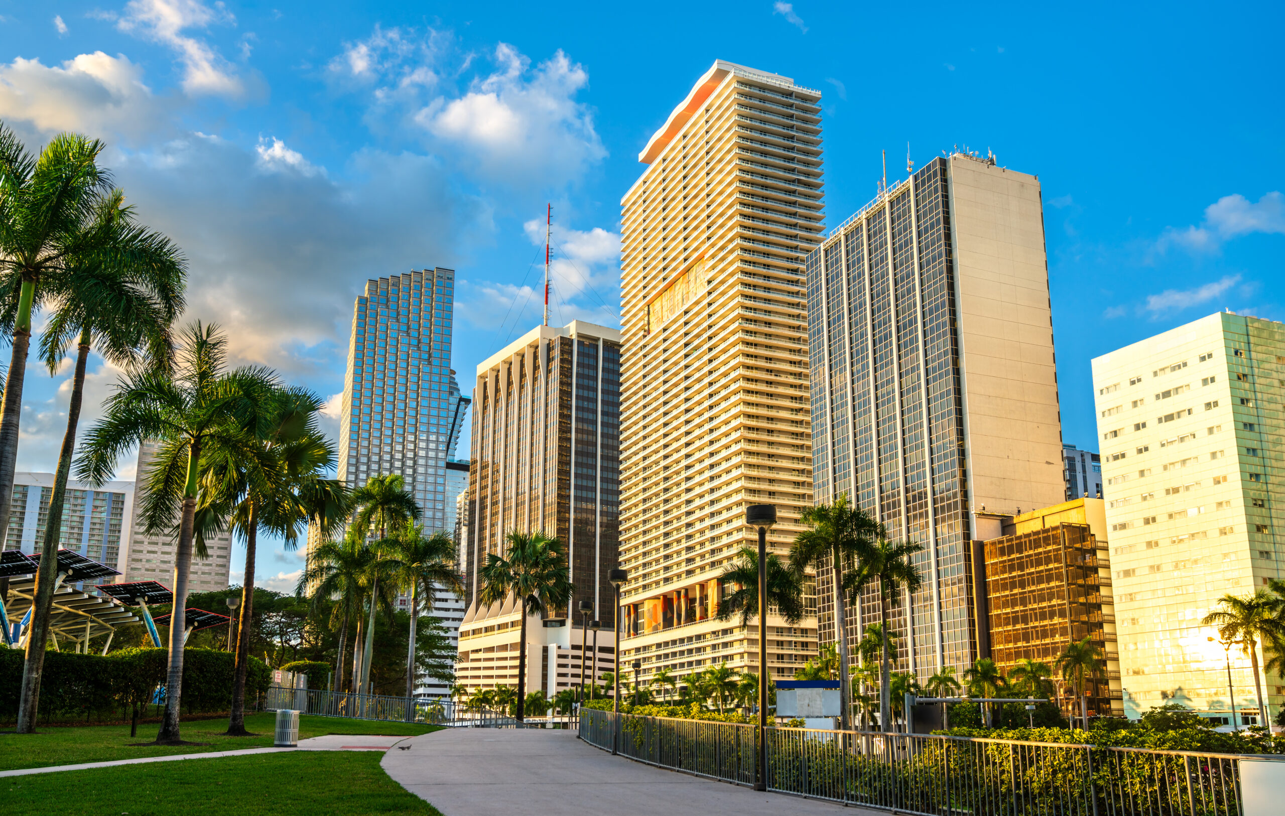 Miami Travel Guide 2025 with Best Beaches, Hotels & More